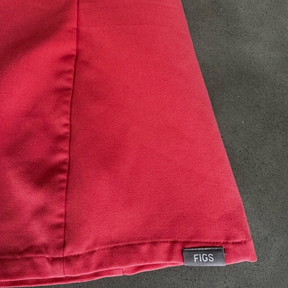 Figs HOT CORAL Amapa Scrub Top Size XS limited edition - Picture 8 of 11